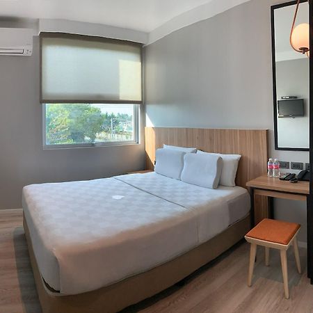 Go Hotels באקולוד מראה חיצוני תמונה