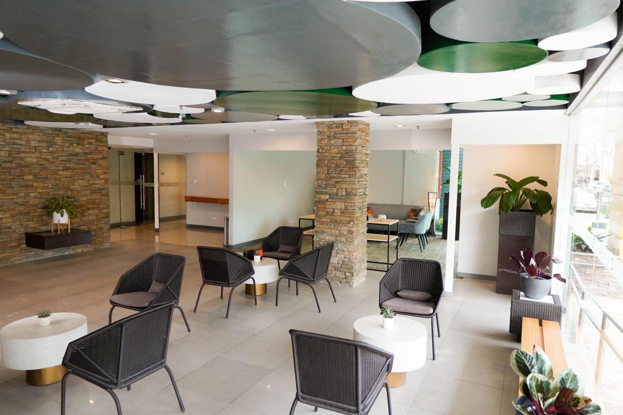 Go Hotels באקולוד מראה חיצוני תמונה